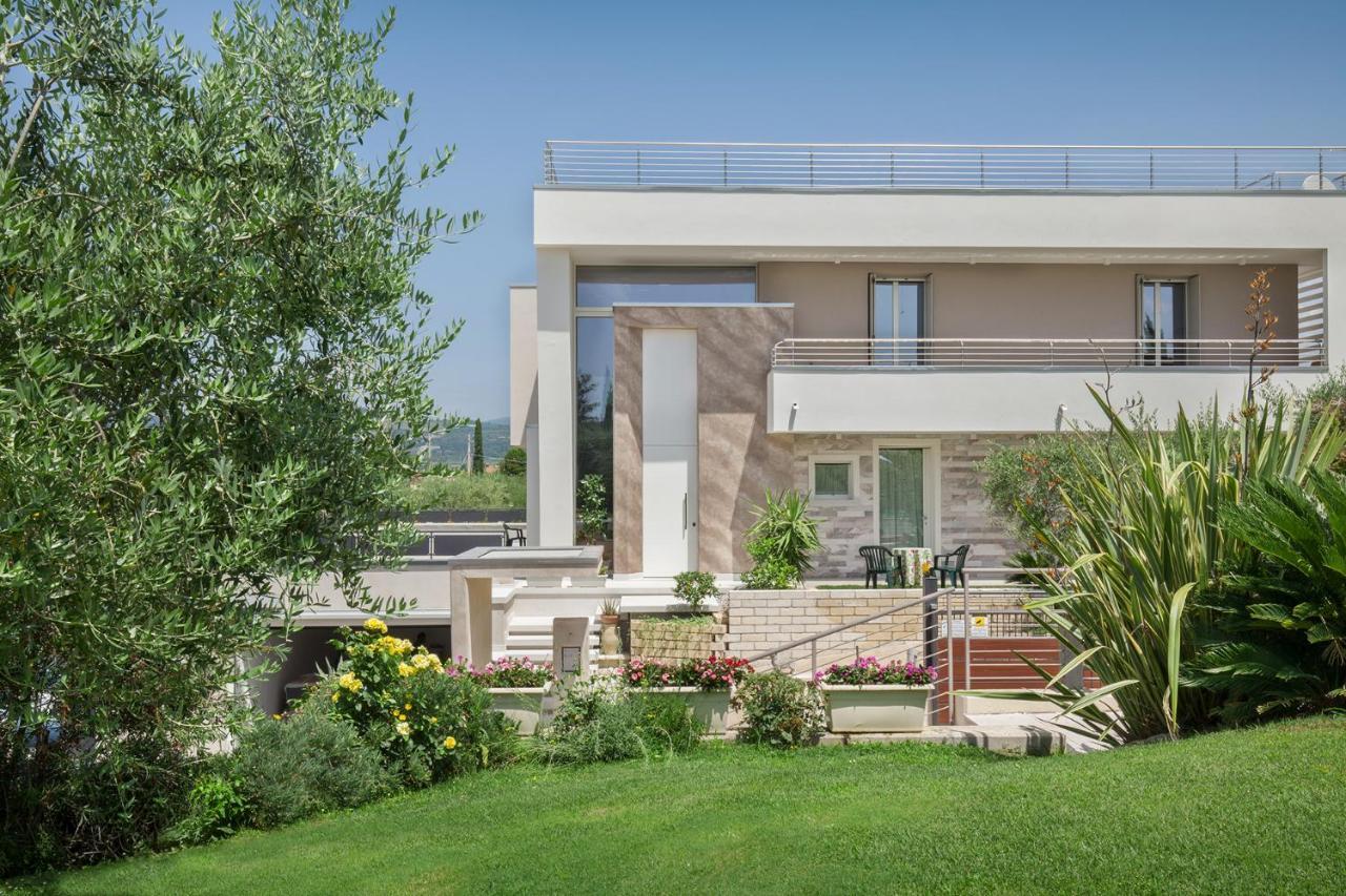 Villa Aurora-Holiday Home APT3 Bardolino Exterior foto